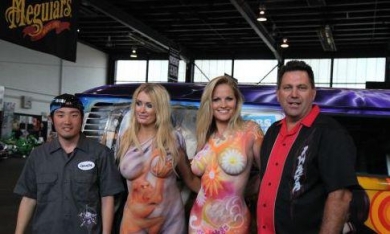 Body painting at Flesh Air shoot with Iwata