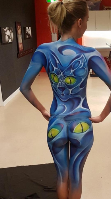 BODY PAINTING AT MCA ARTBAR
