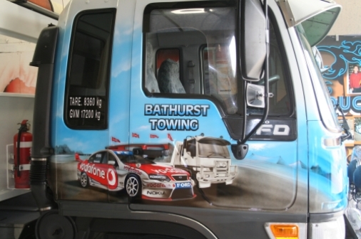 Truck - Tow truck Bathurst side 500