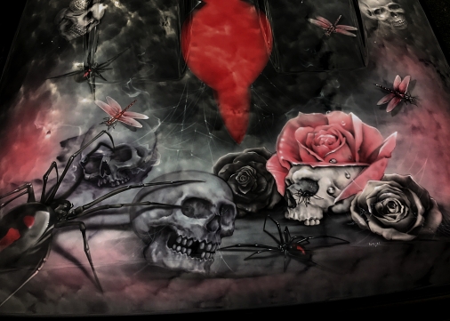 Skulls & Spiders Ute