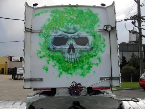 Truck - Back skull and green